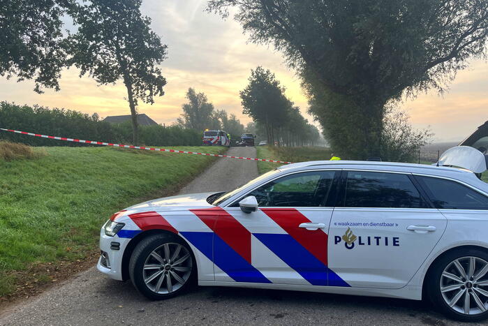 Automobilist rijdt scooterrijder frontaal aan
