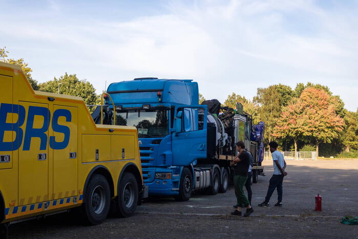 Startmotor van vrachtwagen vliegt in brand