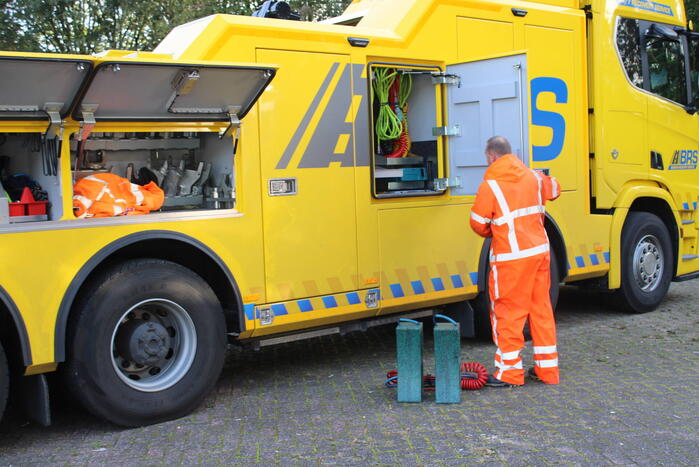 Startmotor van vrachtwagen vliegt in brand