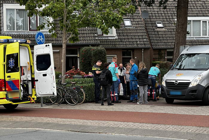 Longboarder gewond bij botsing met bestelbus