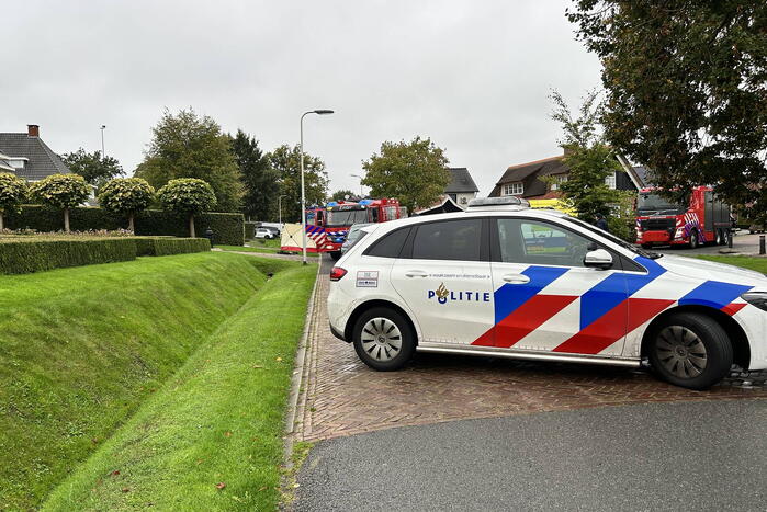 Vrouw probeert rollende auto tegen te houden maar overlijdt