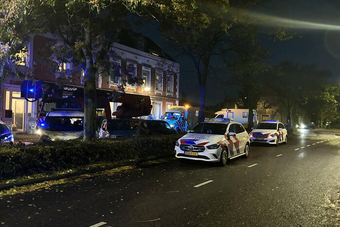 Bewoner naar ziekenhuis bij woningbrand