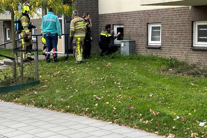 Persoon naar ziekenhuis bij kelderbrand