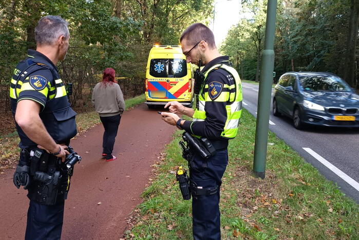 Twee fietser botsen op fietspad