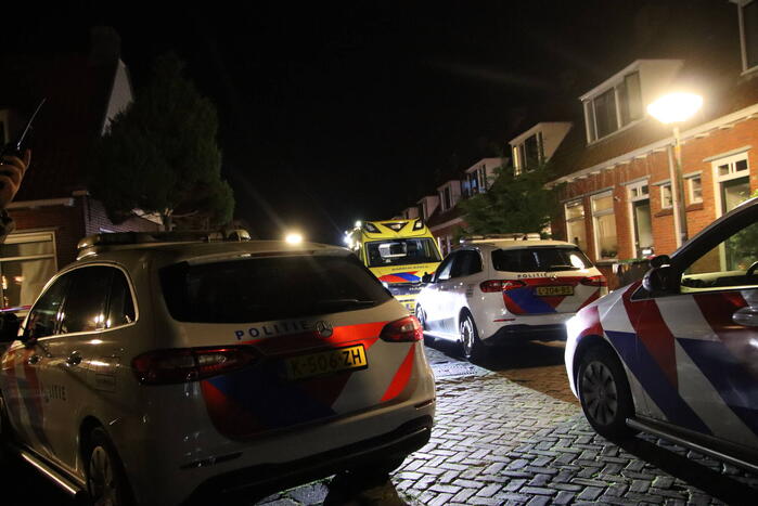 Straat afgesloten na schietpartij, gewonde naar ziekenhuis