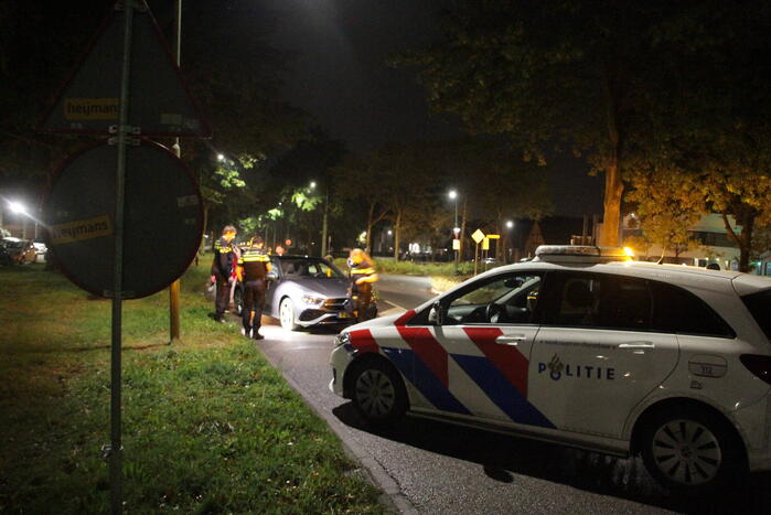 Airbags afgegaan door botsing tegen stoeprand