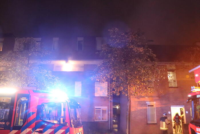 Hulpdiensten groots ingezet voor woningbrand