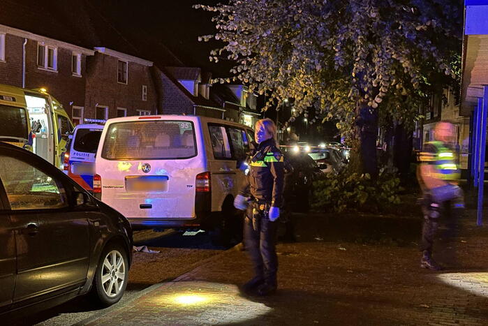Twee personen zwaargewond bij steekincident in woning