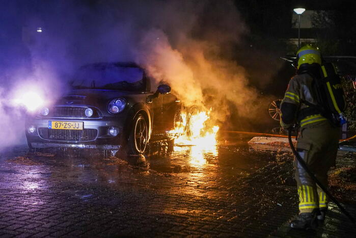 Veel schade bij autobrand