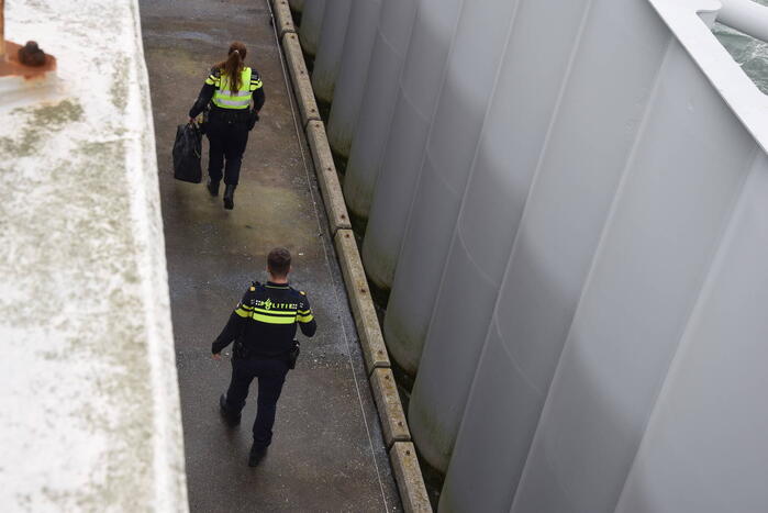 Grote zoekactie nadat stropers van Oosterscheldekering klimmen