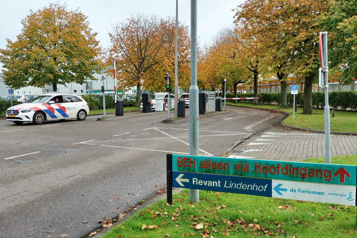 Hulpdiensten groots ingezet voor brandmelding in ziekenhuis