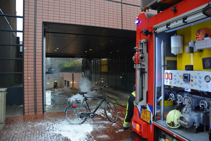 Rechtbank ontruimd vanwege brandende fiets in parkeergarage