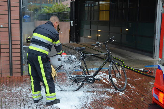 Rechtbank ontruimd vanwege brandende fiets in parkeergarage