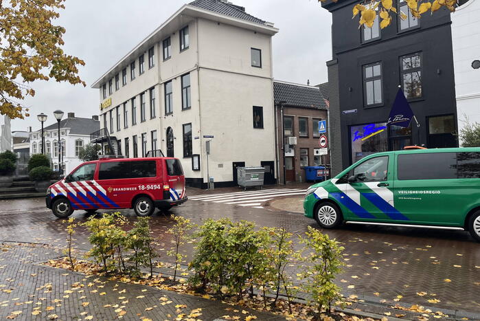 Plezierjacht maakt water en dreigt te zinken