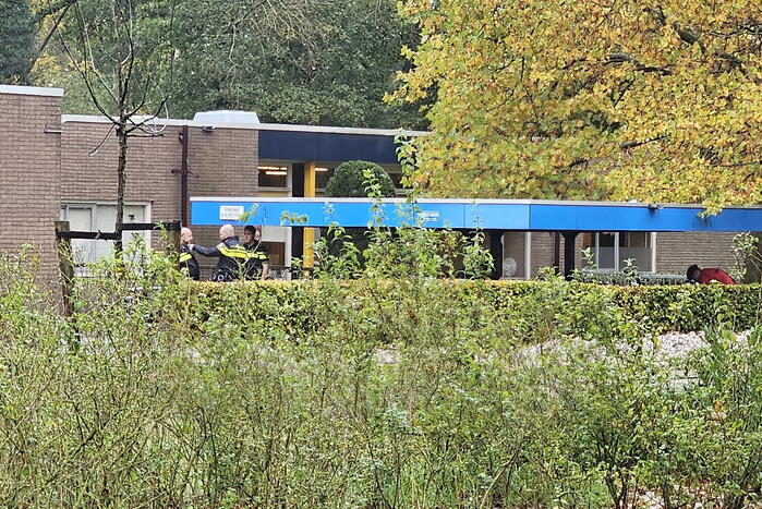 Veel politie ingezet bij melding vechtpartij op een school