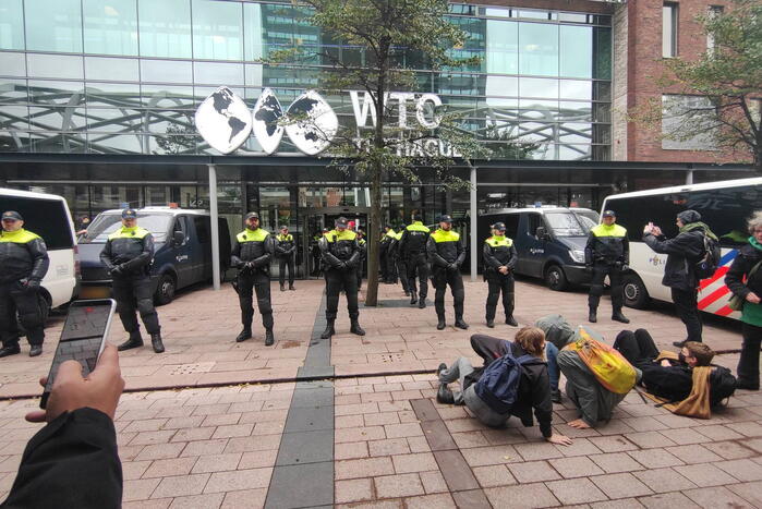 Bezetting in het Haags WTC tijdens landelijk woonprotest