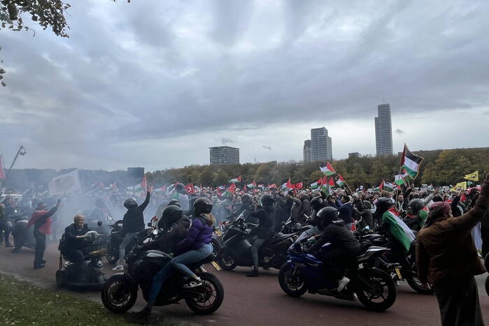 Grote opkomst pro-palestina demonstratie op het Malieveld