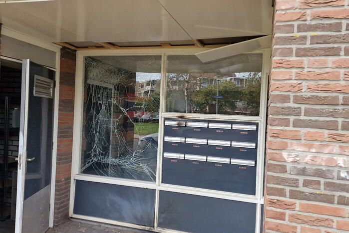 Schade na explosie in portiek