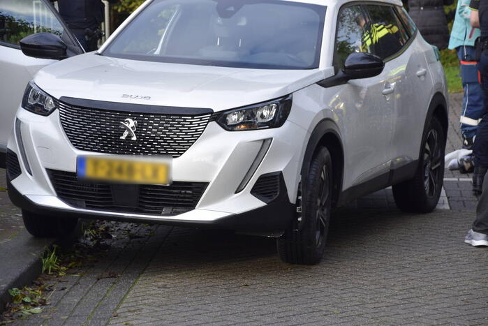 Persoon in rolstoel gewond bij aanrijding