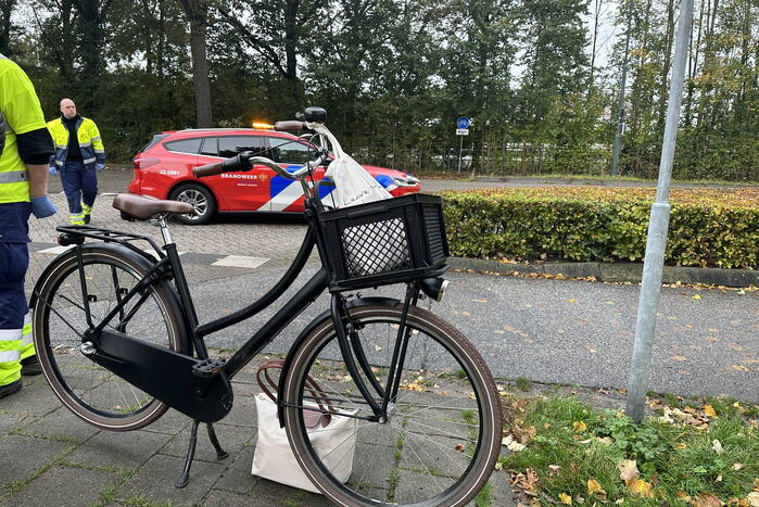 Automobilist en fietser in botsing