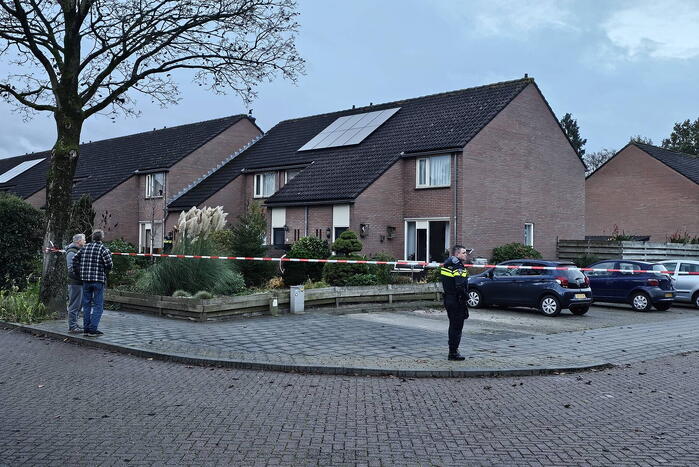 Wijk afgezet vanwege politieactie, explosieven opruimingsdienst opgeroepen