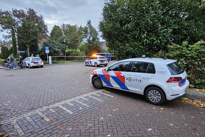 Wijk afgezet vanwege politieactie, explosieven opruimingsdienst opgeroepen
