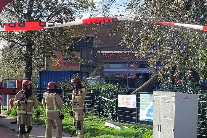 Hek beschadigd door omgevallen boom