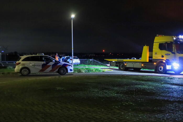Verlaten voertuig aangetroffen in sloot