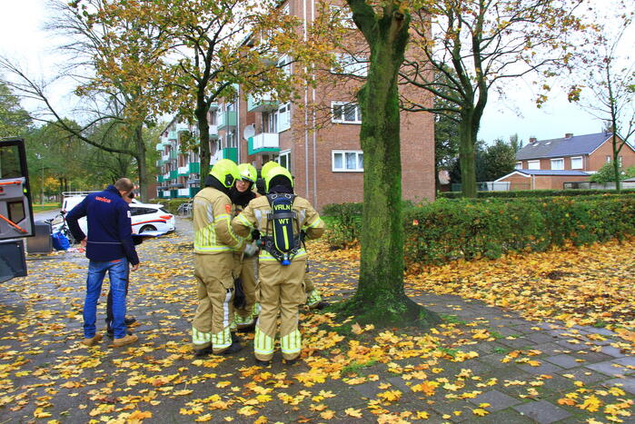 Brandweer verricht onderzoek naar lucht van propaangas