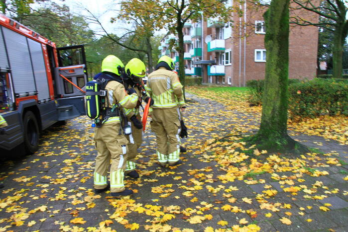 Brandweer verricht onderzoek naar lucht van propaangas