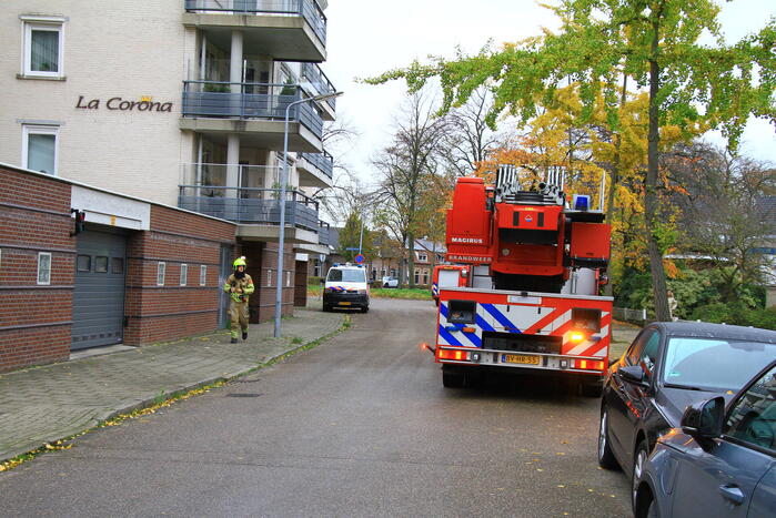 Onderzoek naar mogelijke brand in appartementencomplex