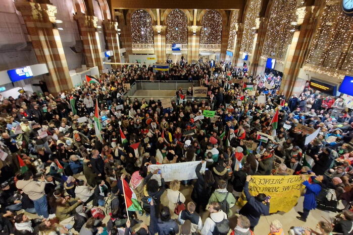 Grote opkomst demonstratie Centraal Station