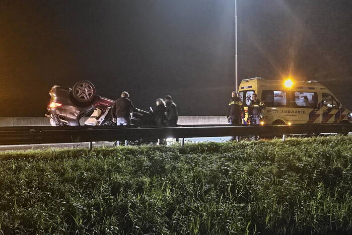 Dodelijk ongeval met meerdere voertuigen, twee aanhoudingen voor rijden onder invloed