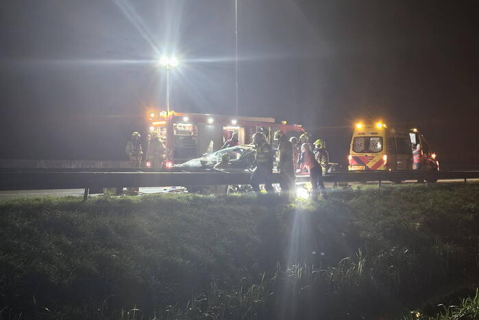 Dodelijk ongeval met meerdere voertuigen, twee aanhoudingen voor rijden onder invloed