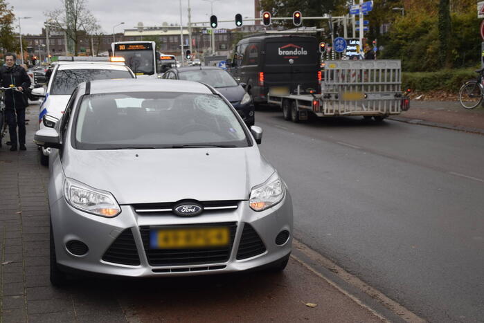 Fietser gewond bij botsing met auto