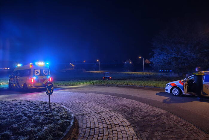 Automobilist belandt in sloot