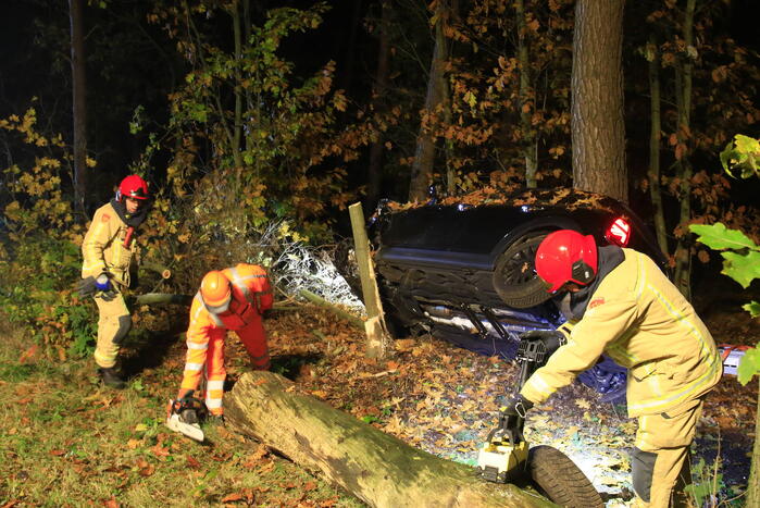 Twee personen bekneld bij ongeval