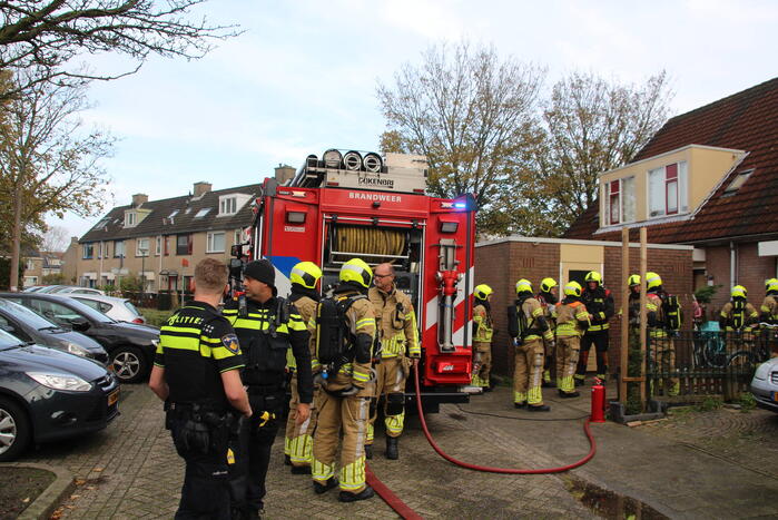 Hevige brand in keuken van woning