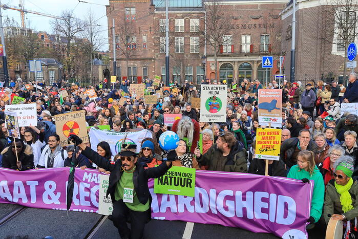 Tienduizenden mensen bij klimaatmars