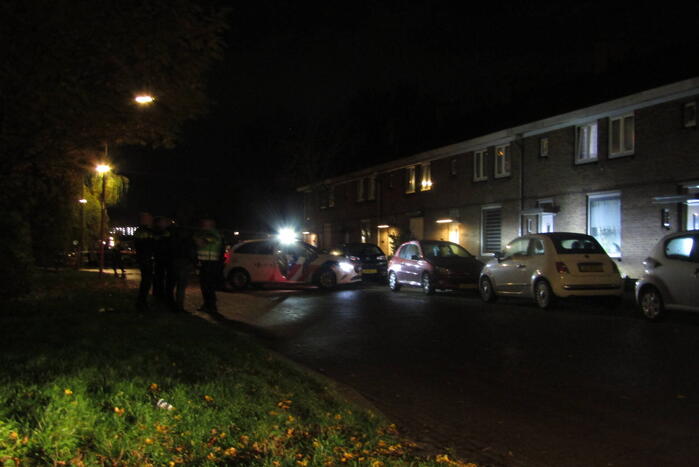 Agenten trekken vuurwapens na melding schietpartij