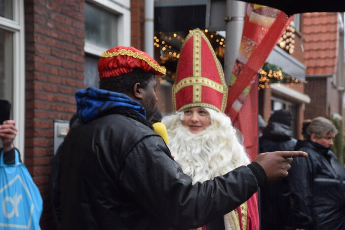 Veel politie-inzet nadat Sinterklaasintocht verstoord word