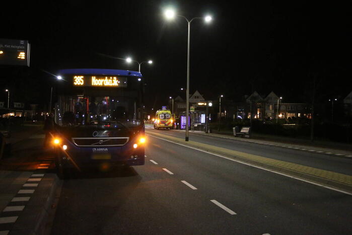 Fietser geschept door lijnbus