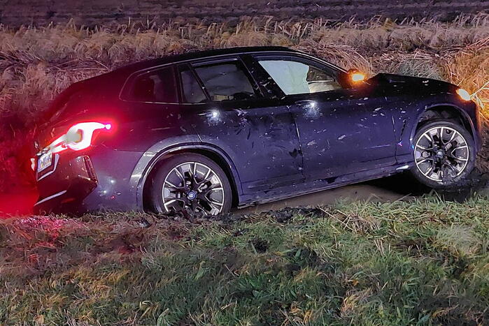 Automobilist belandt in sloot