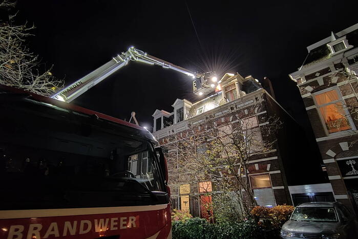Brandweer ingezet voor stormschade bij twee woningen
