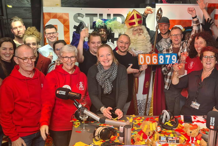Sintvoorieder1 inzamelactie van Studio Alphen groot succes