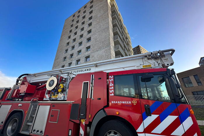 Flatgebouw deels ontruimd vanwege brand