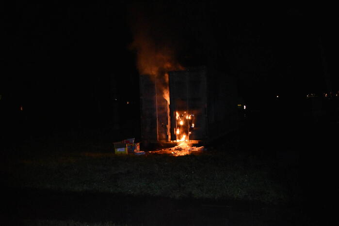 Flinke brand in grote container