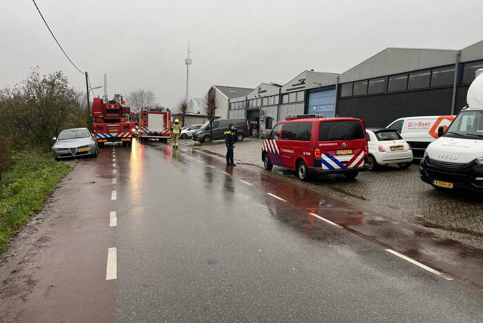 Meerdere accu's vatten vlam in bedrijfspand