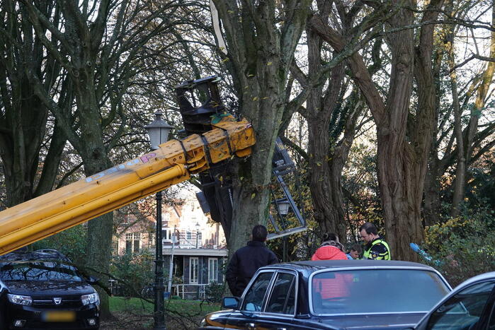 Verreiker valt om een persoon zwaargewond