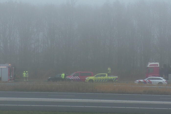 Chauffeur bevrijdt door brandweer bij botsing tussen vrachtwagens